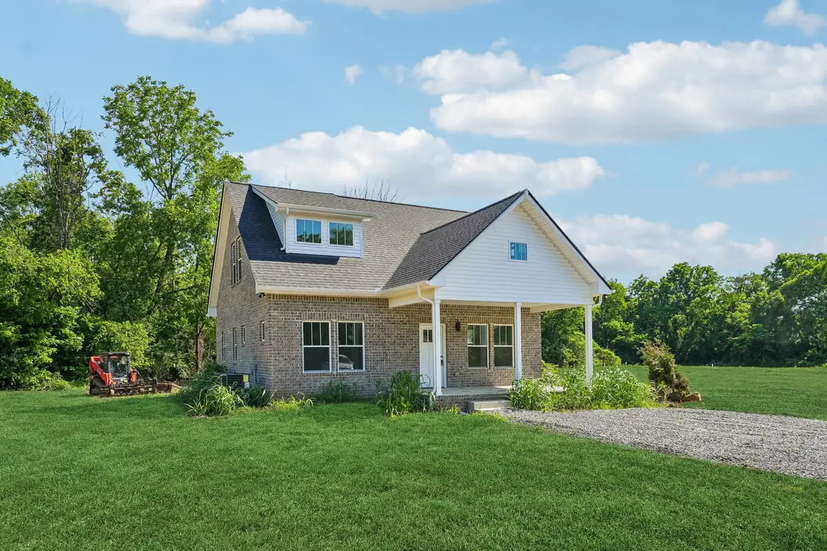 739 Rogers Rd, Gallatin, TN 37066 - #1