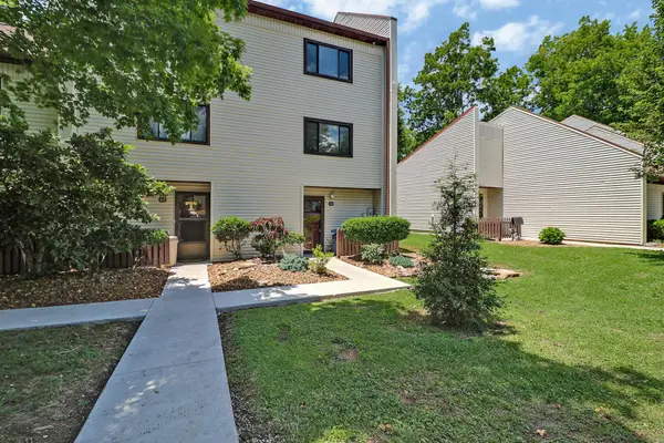 48 Wilshire Heights Dr, Crossville, TN 38558