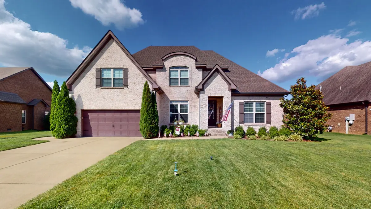 5709 Iverson Dr, Murfreesboro, TN 37127 - #1