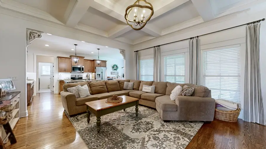 5709 Iverson Dr, Murfreesboro, TN 37127 - #2
