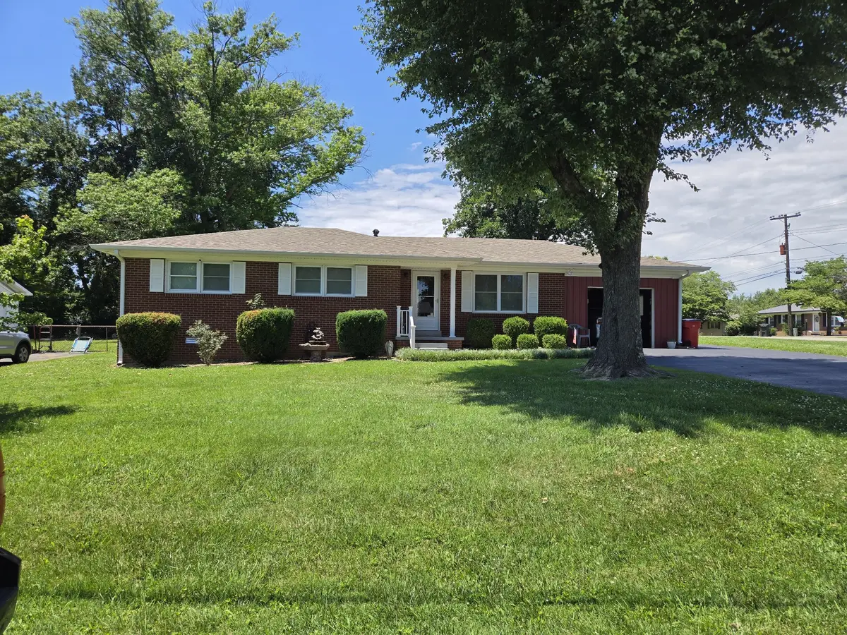 3401 Ginger Dr, Hopkinsville, KY 42240 - #1