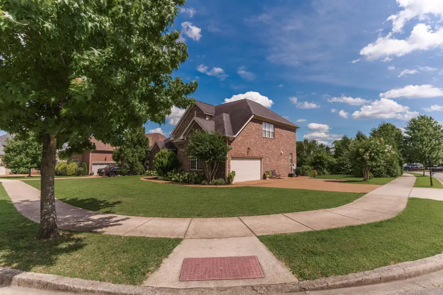 1055 Sierra Gorda Dr, Gallatin, TN 37066 - #2