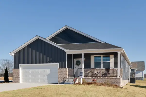 11 Stoneview Dr, Crossville, TN 38571
