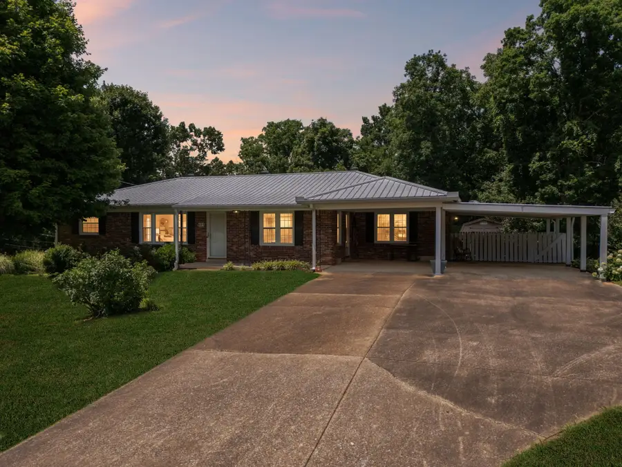 708 Hickory St, Centerville, TN 37033 - #2