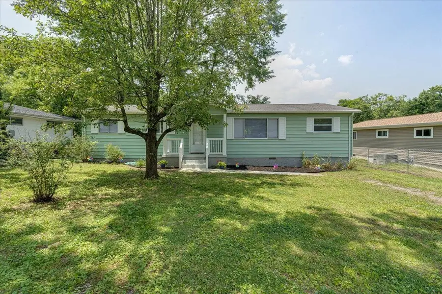 1303 E Sherry Drive, Rossville, GA 30741 - #2