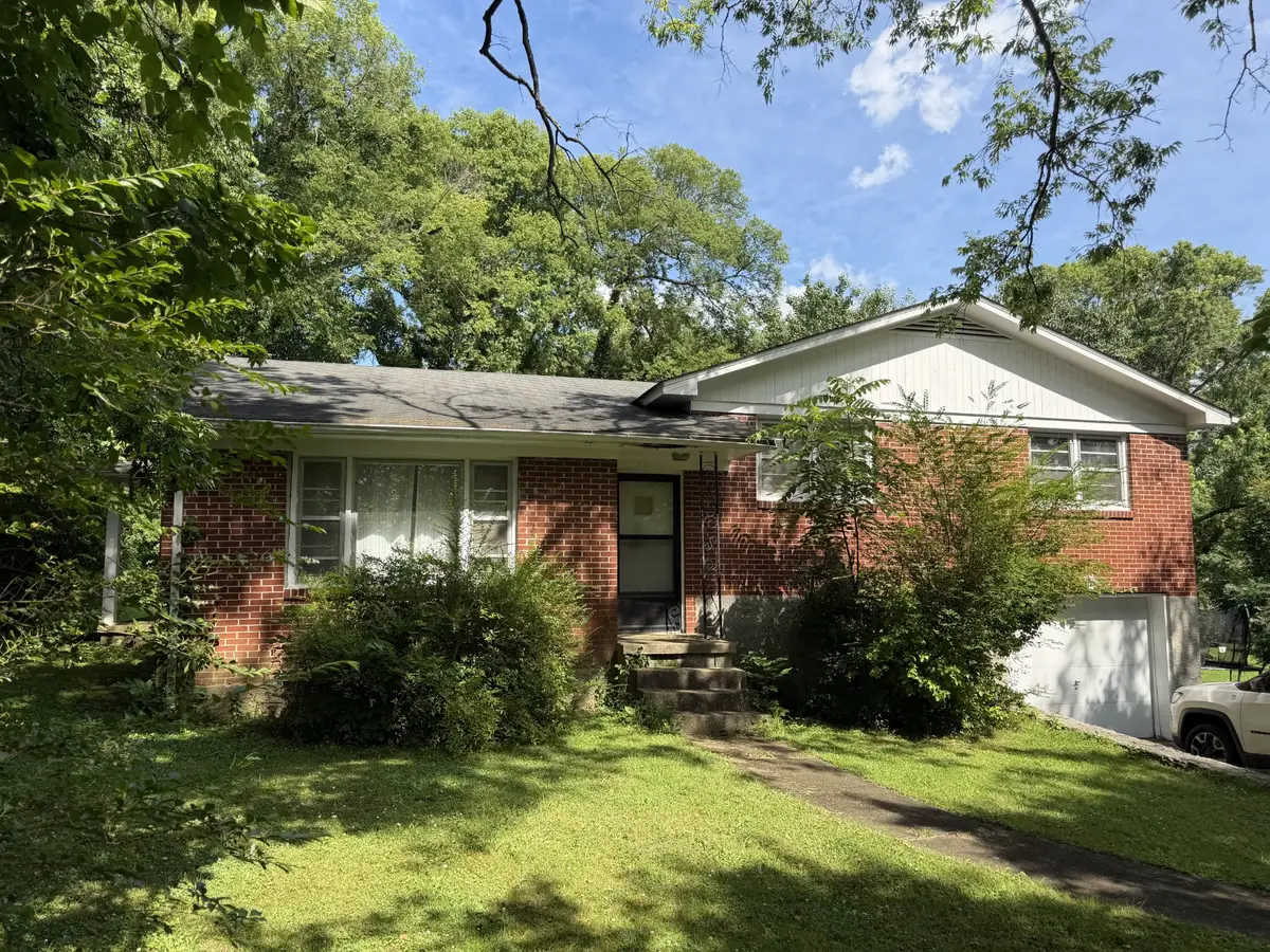 210 Clay Ave, Fayetteville, TN 37334 - #1