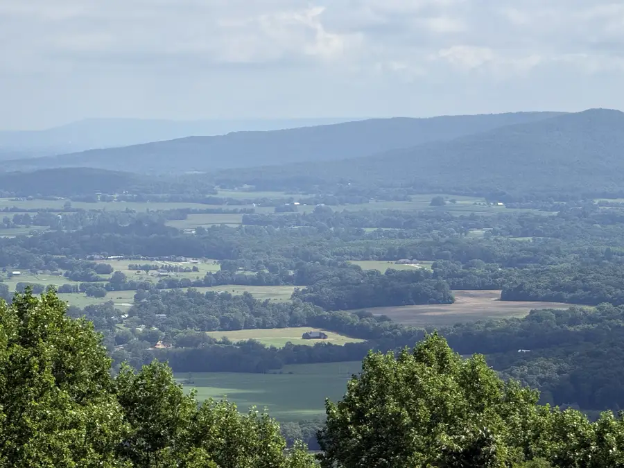 231 Point Dr, Belvidere, TN 37306 - #3
