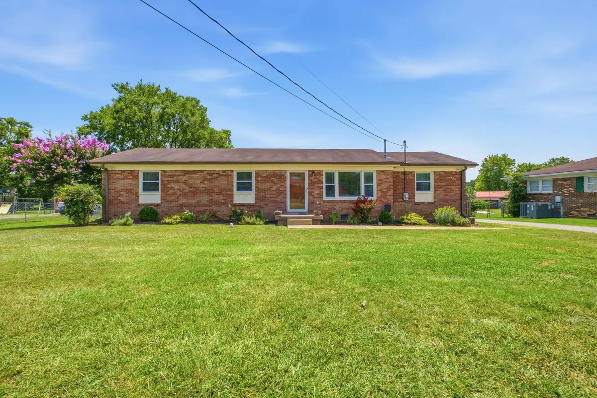 424 Sam Houston Dr, Lebanon, TN 37087 - #1