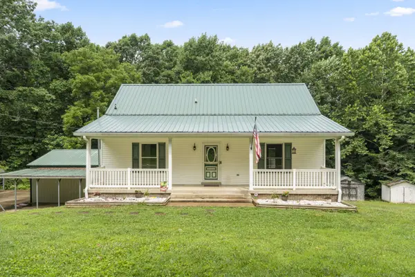 207 Robinson Dr, Dickson, TN 37055