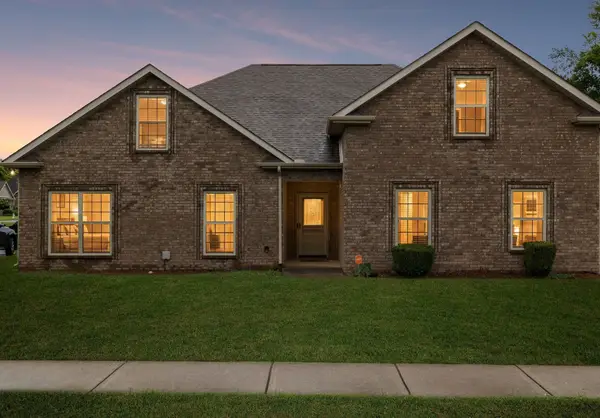 3610 Genoa Dr, Murfreesboro, TN 37128
