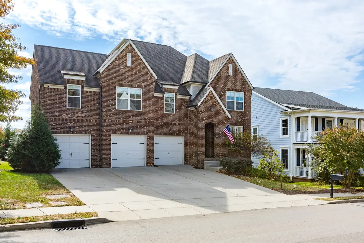 2033 Callaway Park Pl, Thompsons Station, TN 37179 - #1