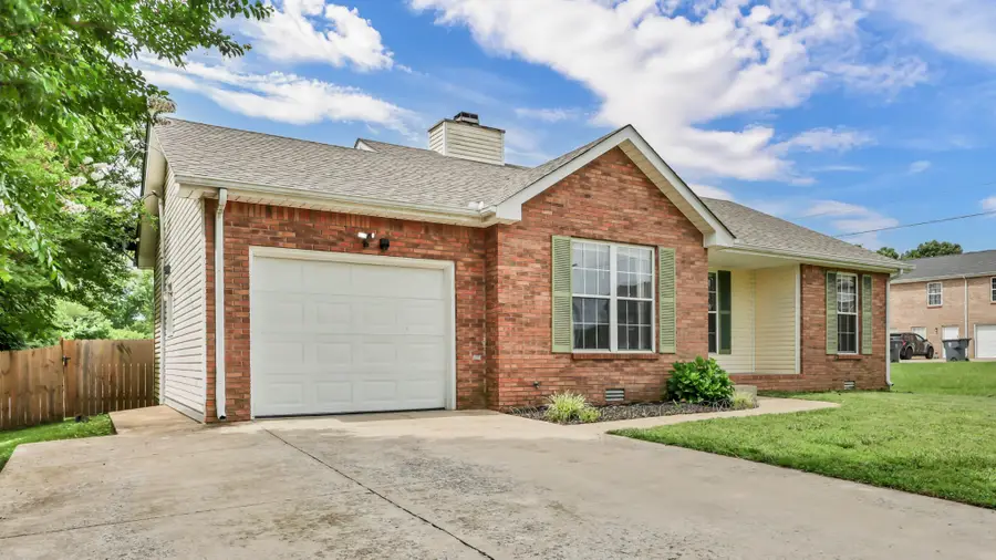 596 Cory Dr, Clarksville, TN 37040 - #3