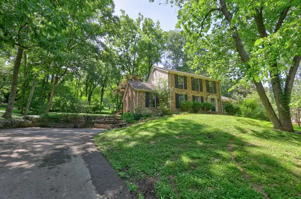 1011 Stuart Ln, Brentwood, TN 37027