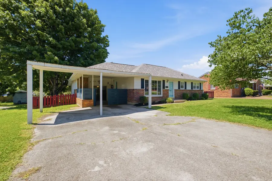 616 Hyde Park Ave, Gallatin, TN 37066 - #2