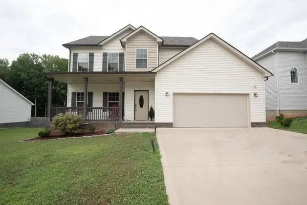 363 Barry Dr, Clarksville, TN 37040