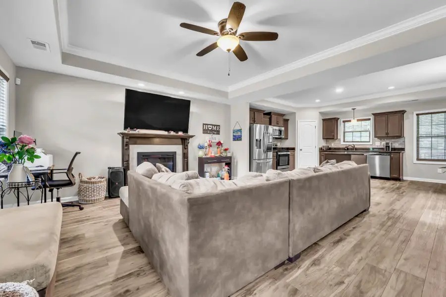 363 Barry Dr, Clarksville, TN 37040 - #2