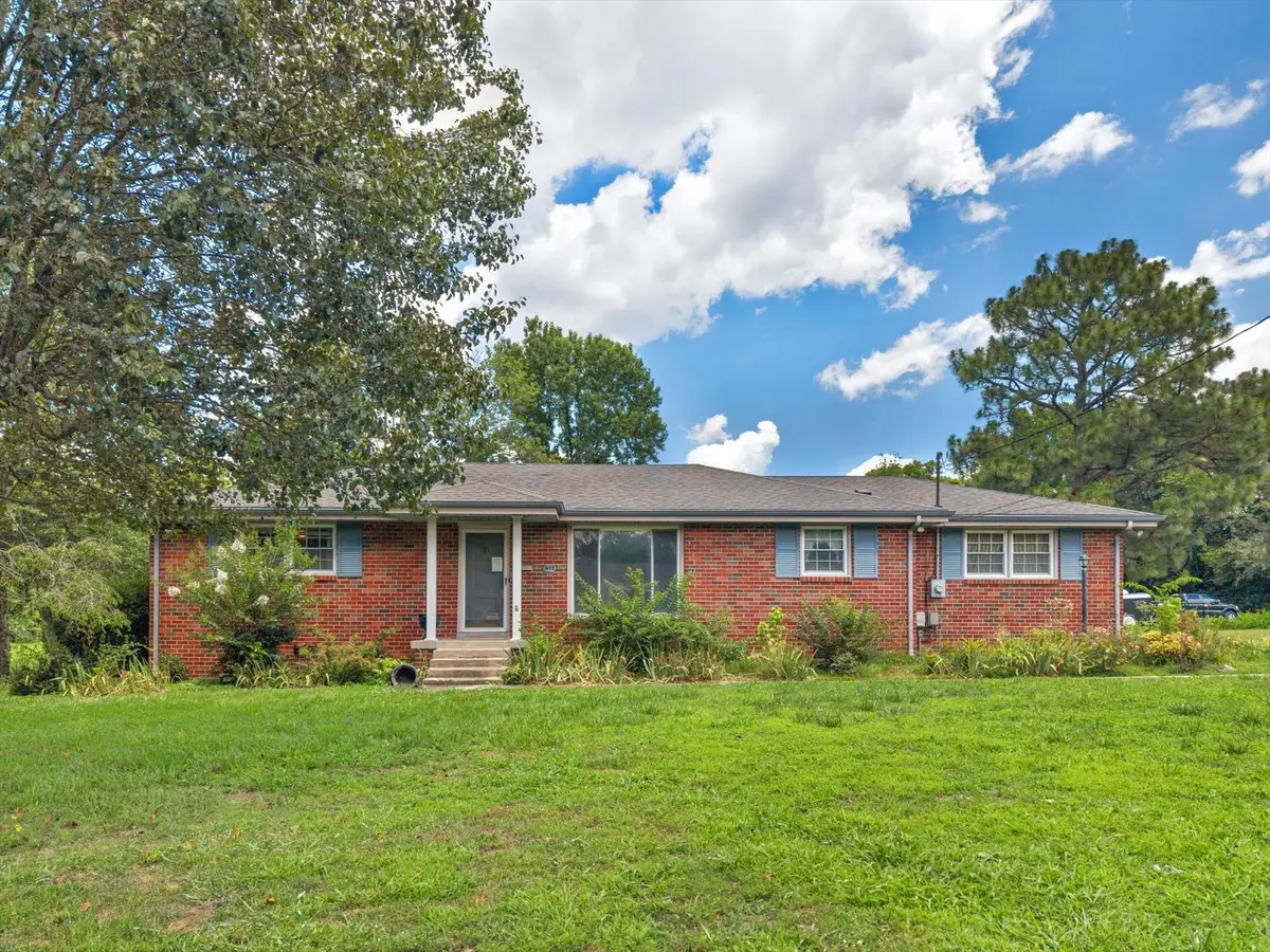 813 W Spring St, Lebanon, TN 37087 - #1