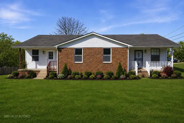 1300 Bellshire Terrace Dr, Nashville, TN 37207