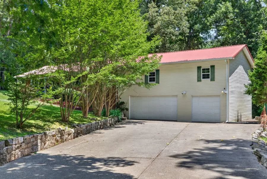 313 Valley View Rd, Dover, TN 37058 - #3