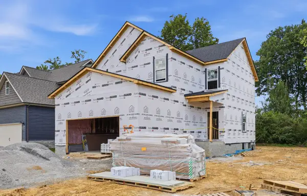 302 Switchgrass Dr, Clarksville, TN 37042