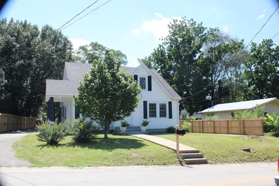 114 Oak St, McMinnville, TN 37110 - #2