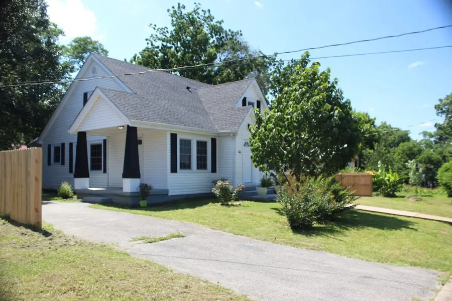 114 Oak St, McMinnville, TN 37110 - #3