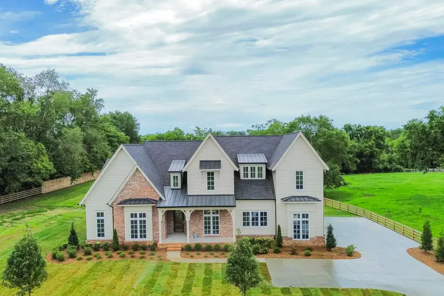 3107 Old Murfreesboro Rd, College Grove, TN 37046 - #2