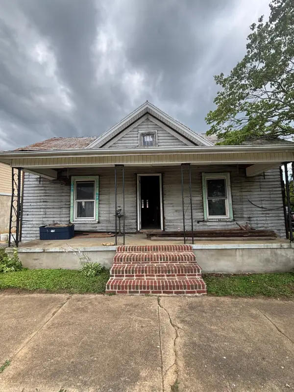 304 E Cottage Ave, Elizabethton, TN 37643