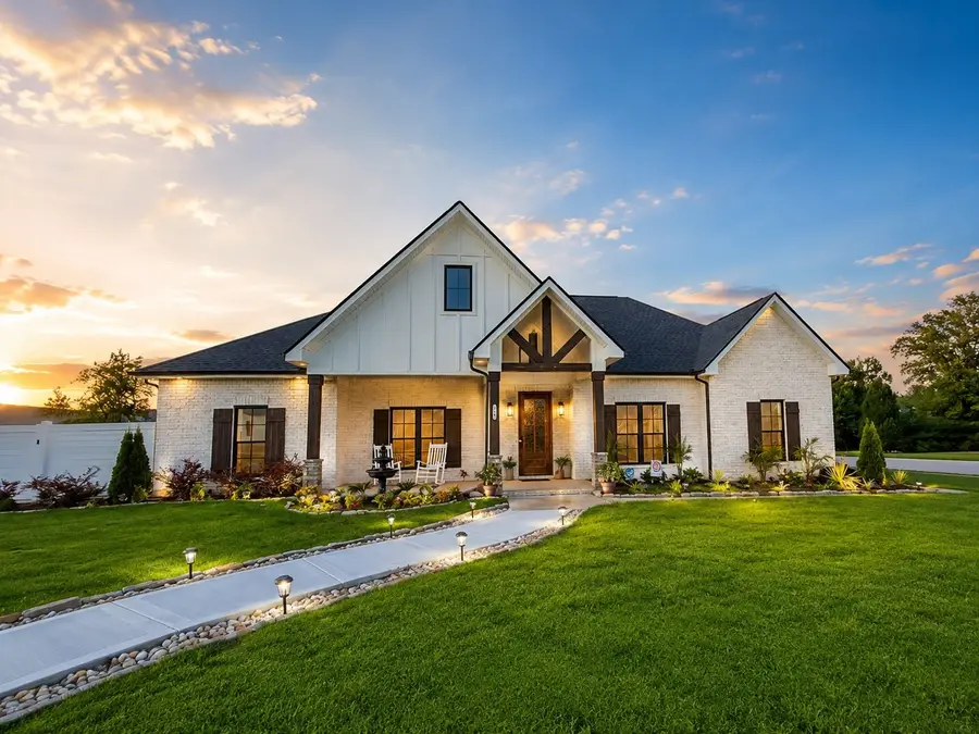 348 Ellington Dr, Clarksville, TN 37043 - #2