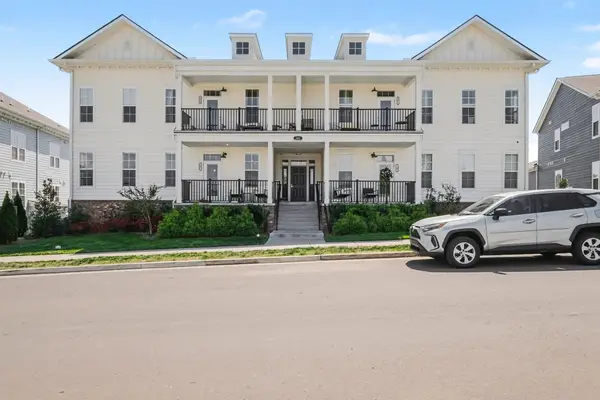 828 Goswell Dr #102, Nolensville, TN 37135