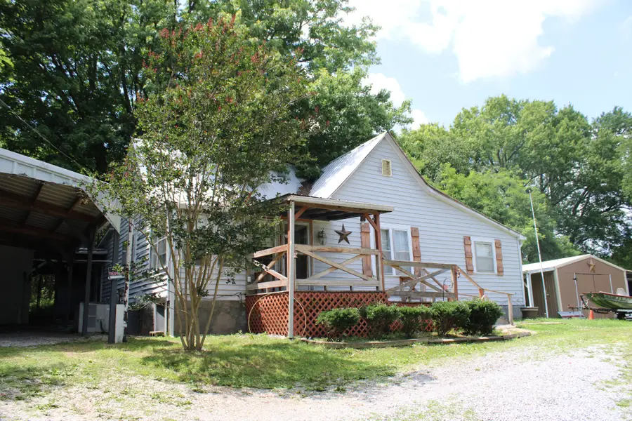 93 W Green Hill Rd, McMinnville, TN 37110 - #2