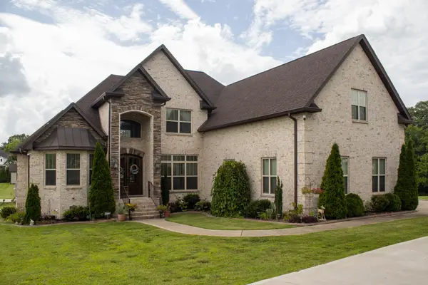 758 Waldron Rd, La Vergne, TN 37086