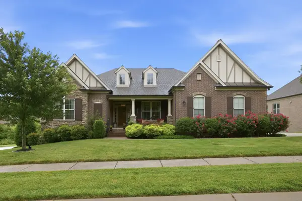 7056 Crimson Leaf Ln, College Grove, TN 37046
