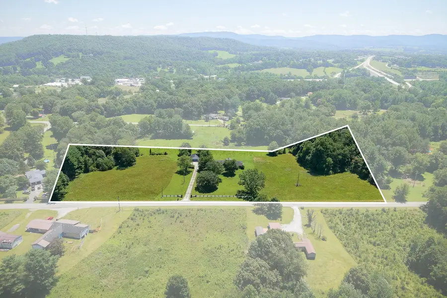 657 Tennessee Dr, Livingston, TN 38570 - #2
