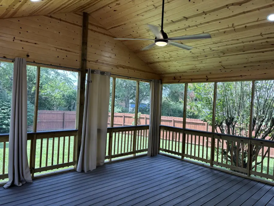 1097 Wedgewood Dr, Gallatin, TN 37066 - #2