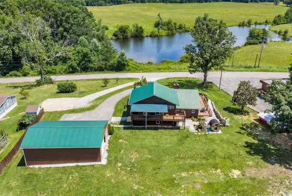 1278 Spencer Mill Rd, Burns, TN 37029