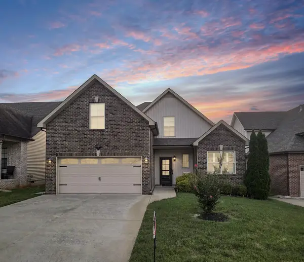 330 Turnberry Cir, Clarksville, TN 37043
