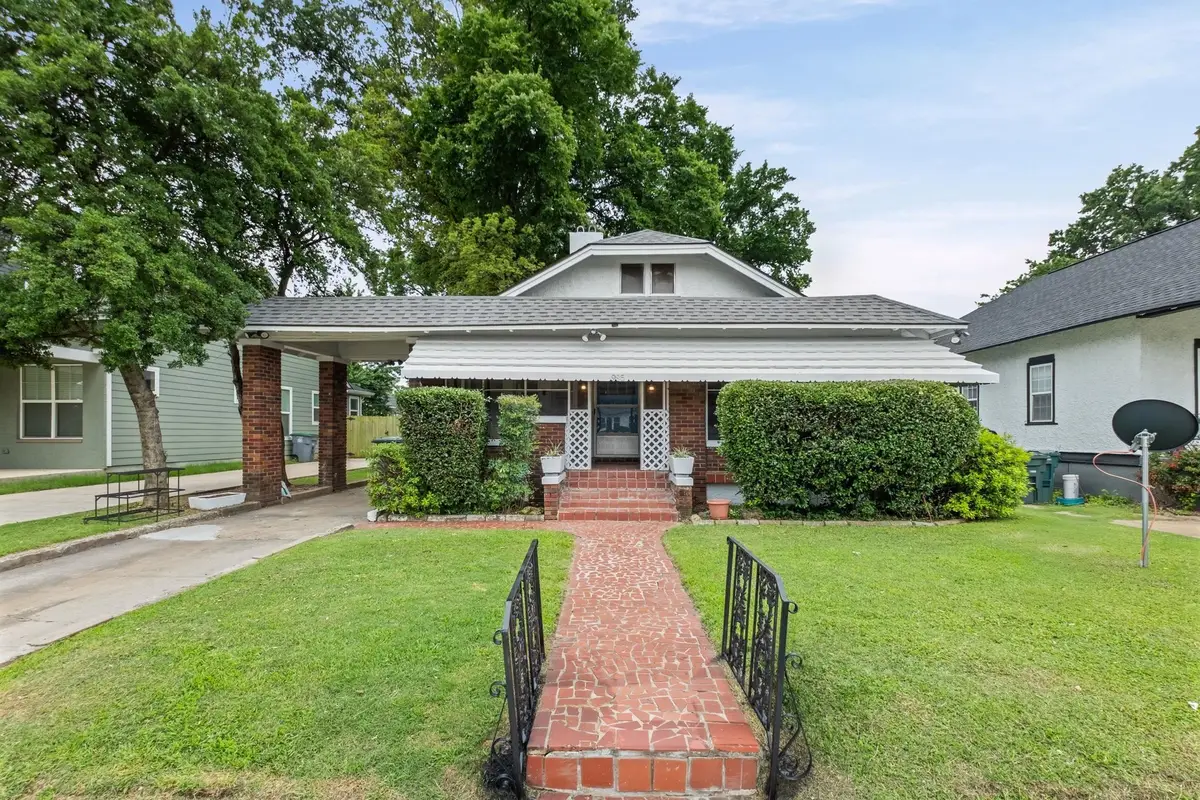 985 Forrest Ave, Memphis, TN 38105 - #1