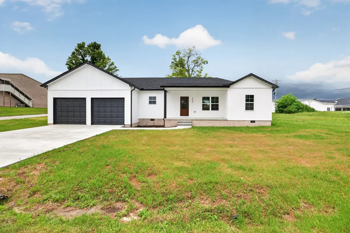 208 E Crawford Ave, Monterey, TN 38574 - #1