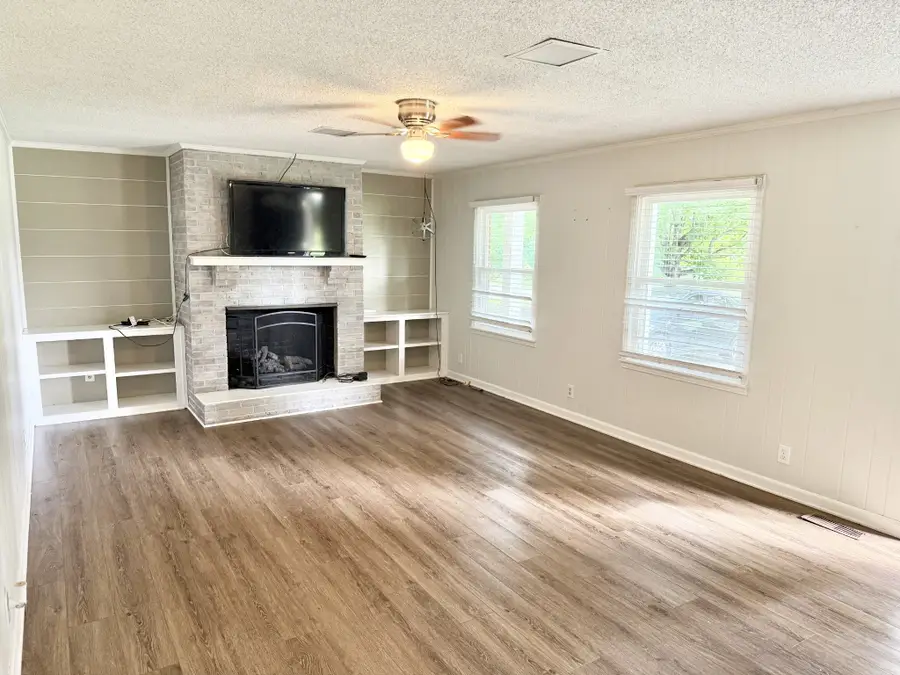 1387 Old Clarksville Pike, Pleasant View, TN 37146 - #3
