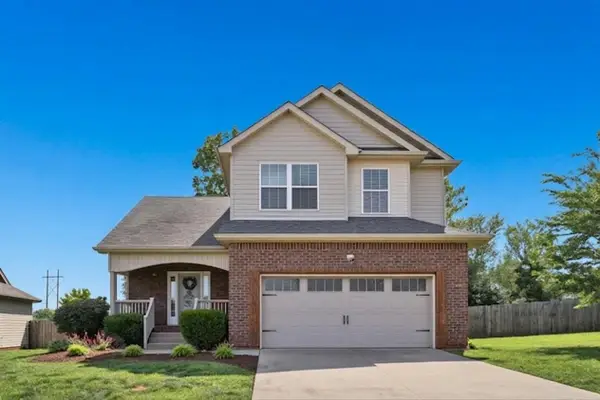 1080 Castlerock Dr, Clarksville, TN 37042