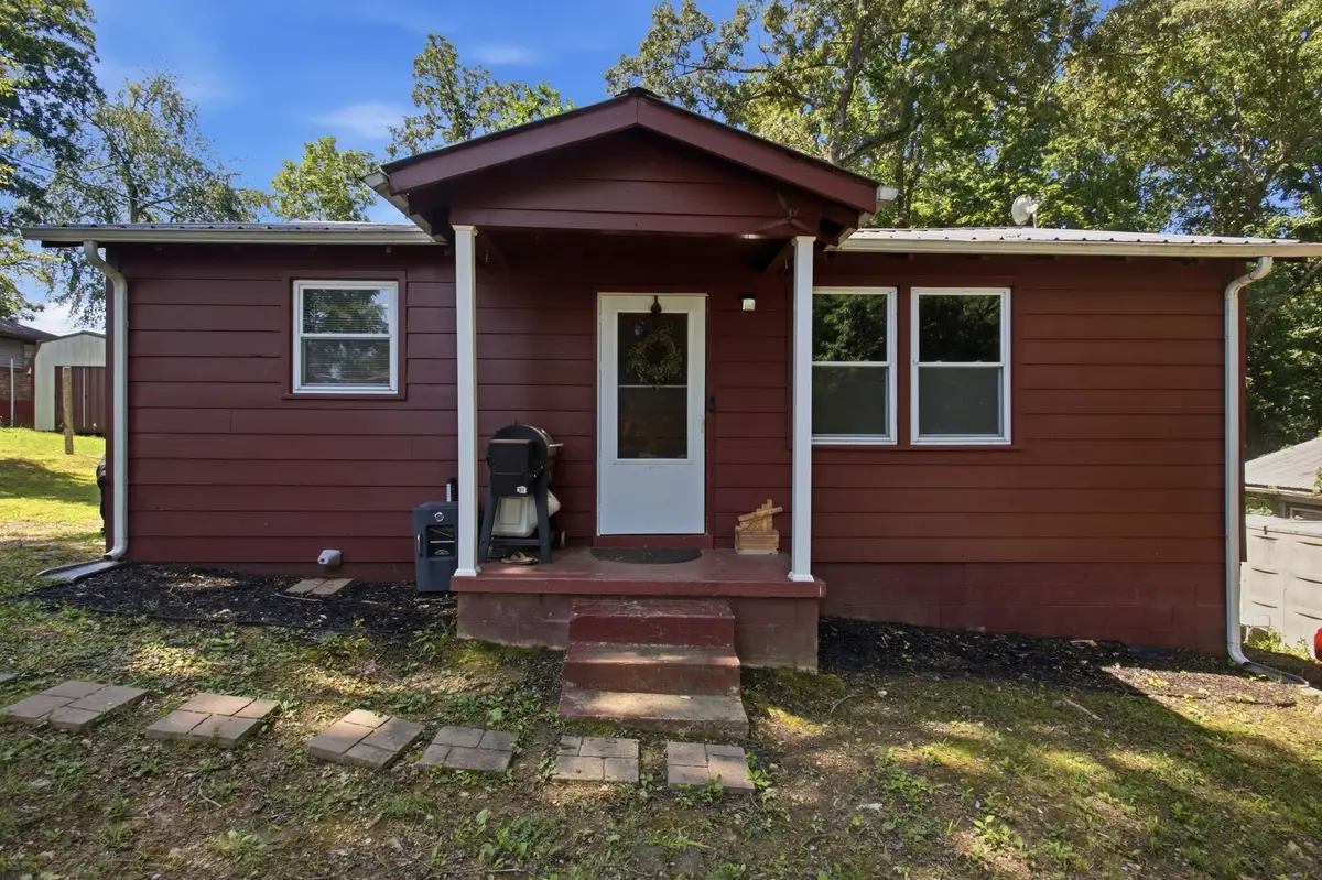 2103 Hillwood Dr, Centerville, TN 37033 - #1