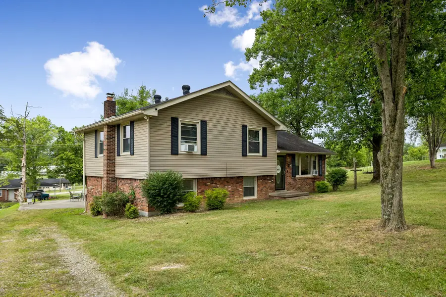 151 Meadow Dr, Gordonsville, TN 38563 - #2
