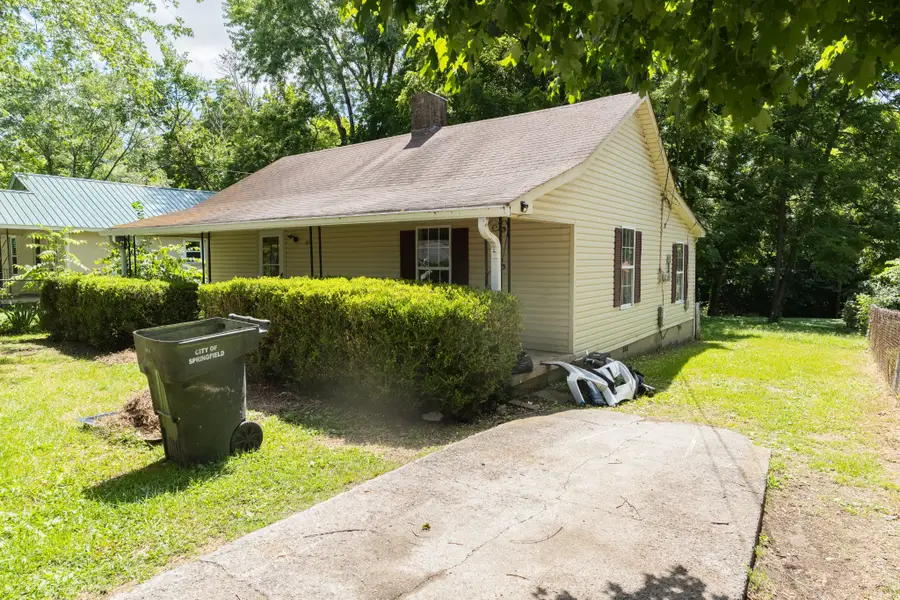 611 Smith St, Springfield, TN 37172 - #3
