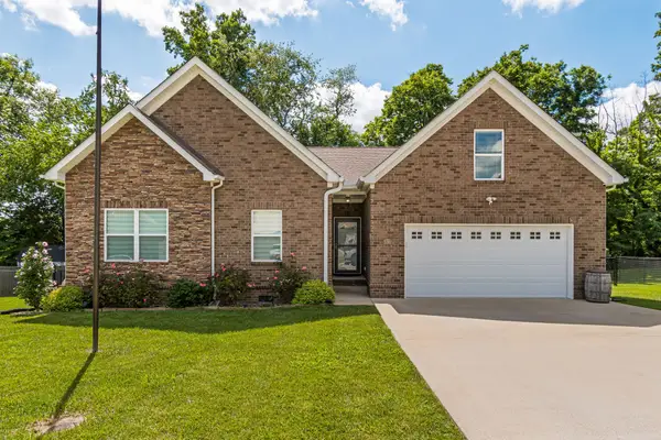 136 Timberland Dr, Columbia, TN 38401