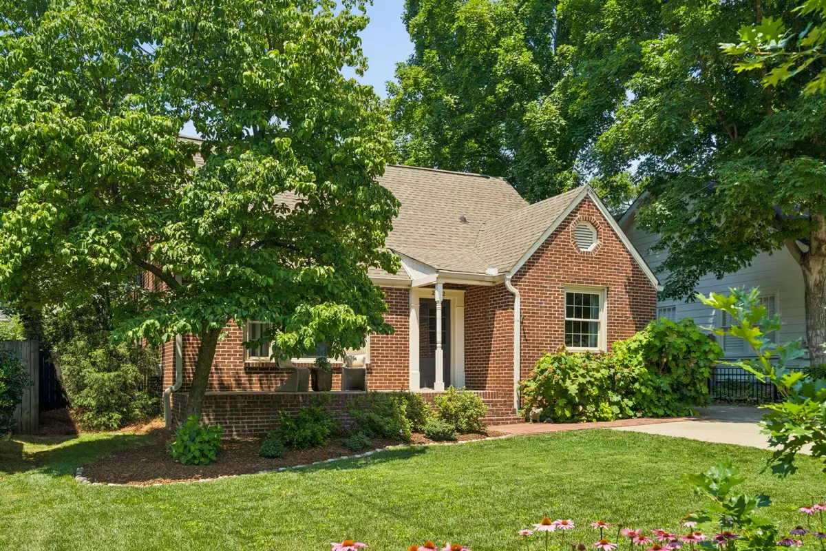 2602 W Linden Ave, Nashville, TN 37212 - #1