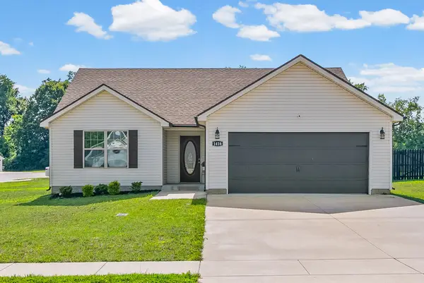 1416 Fredrick Dr, Clarksville, TN 37042
