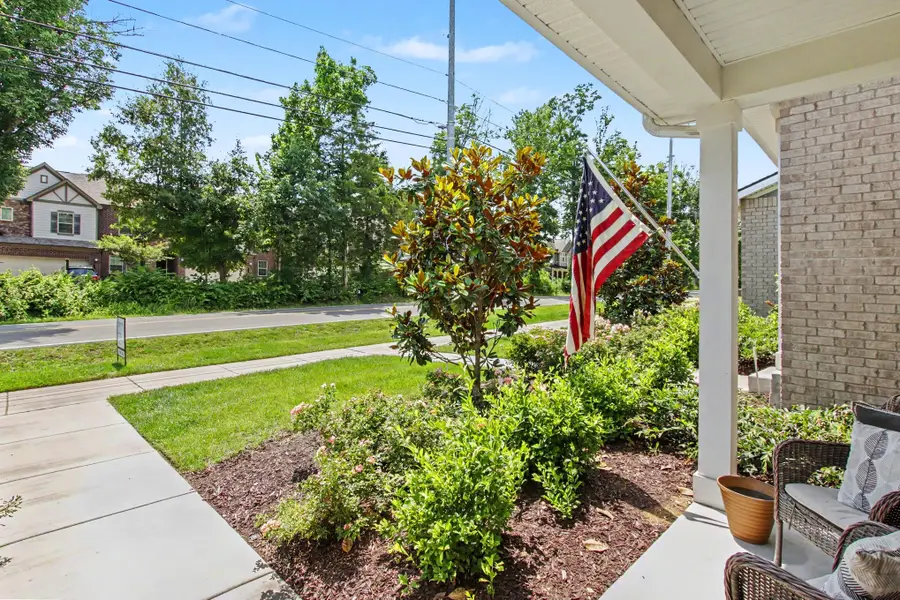 204 Douglas Bend Rd #504, Gallatin, TN 37066 - #2