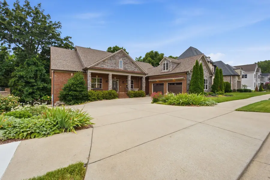 333 Bournemouth Ln, Hermitage, TN 37076 - #2