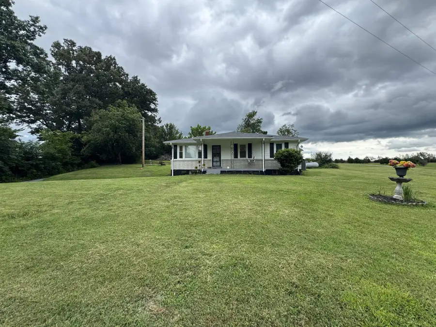 205 Williams Rd, Westmoreland, TN 37186 - #2